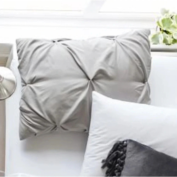 Standard Sham Recycled Microfiber Pintuck NEW- Gray - Pottery Barn teen - Picture 1 of 5